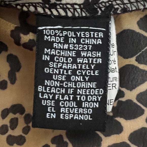 Unique Spectrum - Light Floral and Print animal Short Sleeves Shirt - Picture 5 of 6